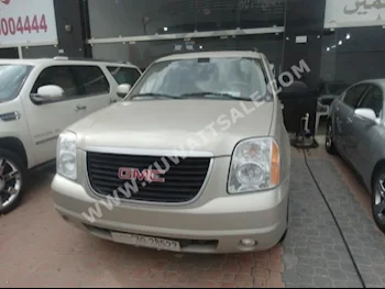 GMC  Yukon  2013  221,000  SUV  Automatic  8  Cloth  RWD  Gold  Gasoline