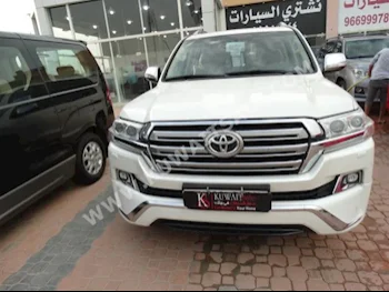 تويوتا  جي اكس ار  لاند كروزر  2016  80,000  اس يو في  اتوماتك  8  جلد  دفع رباعي  أبيض  بنزين