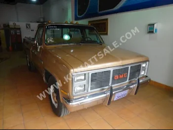 GMC  Sierra  1986  70,000  Pick Up  Automatic  8  Leather  RWD  Gold  Gasoline
