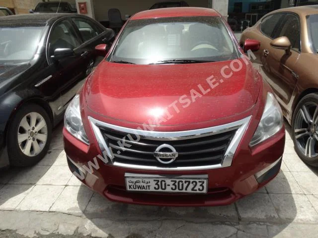 نيسان  اس في  ألتيما  2014  78,000  سيدان  اتوماتك  6  مخمل  دفع أمامي  أحمر  بنزين