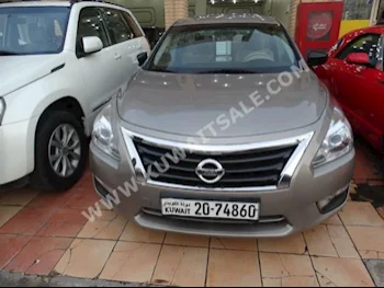نيسان  2.5اس  ألتيما  2013  97,000  سيدان  اتوماتك  6  مخمل  دفع خلفي  رمادي  بنزين