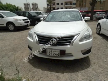 نيسان  2.5اس  ألتيما  2013  86,000  سيدان  اتوماتك  4  مخمل  دفع أمامي  أبيض  بنزين