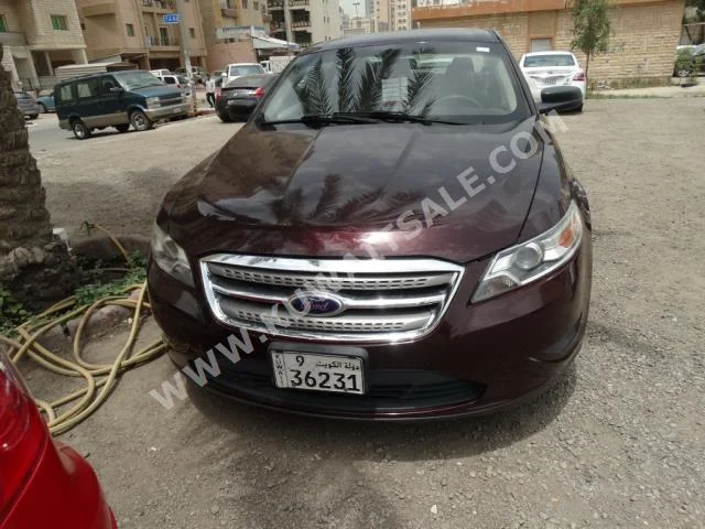 فورد  تورس  2011  90,000  سيدان  اتوماتك  6  مخمل  دفع خلفي  أحمر غامق  بنزين