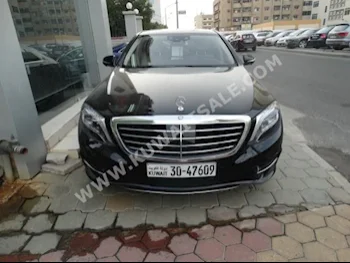 Mercedes-Benz  500  S-Class  2015  21,000  Sedan  Automatic  8  Leather  RWD  Black  Gasoline