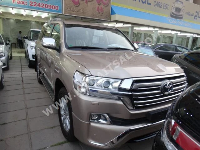 Toyota  GXR  Land Cruiser  2017  0  SUV  Automatic  8  Leather  4WD  Gold  Gasoline