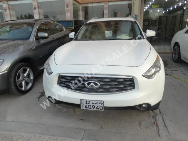 Infiniti  35  FX  2009  142,000  SUV  Automatic  6  Leather  RWD  White  Gasoline