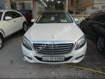 مرسيدس - بنز  400  اس - كلاس  2015  50,000  سيدان  اتوماتك  6  جلد  دفع خلفي  أبيض  بنزين