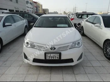 تويوتا  جي ال  كامري  2015  52,000  سيدان  اتوماتك  4  مخمل  دفع أمامي  أبيض  بنزين