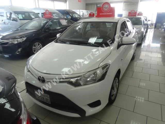 تويوتا  ال اي  ياريس  2014  125,000  سيدان  اتوماتك  4  مخمل  دفع أمامي  أبيض  بنزين