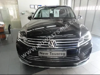 Volkswagen  CC  2015  56,000  SUV  Automatic  6  Leather  4WD  Black  Gasoline