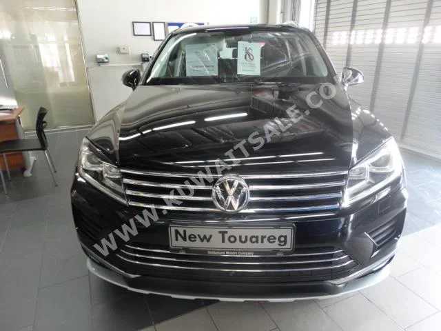Volkswagen  CC  2015  56,000  SUV  Automatic  6  Leather  4WD  Black  Gasoline