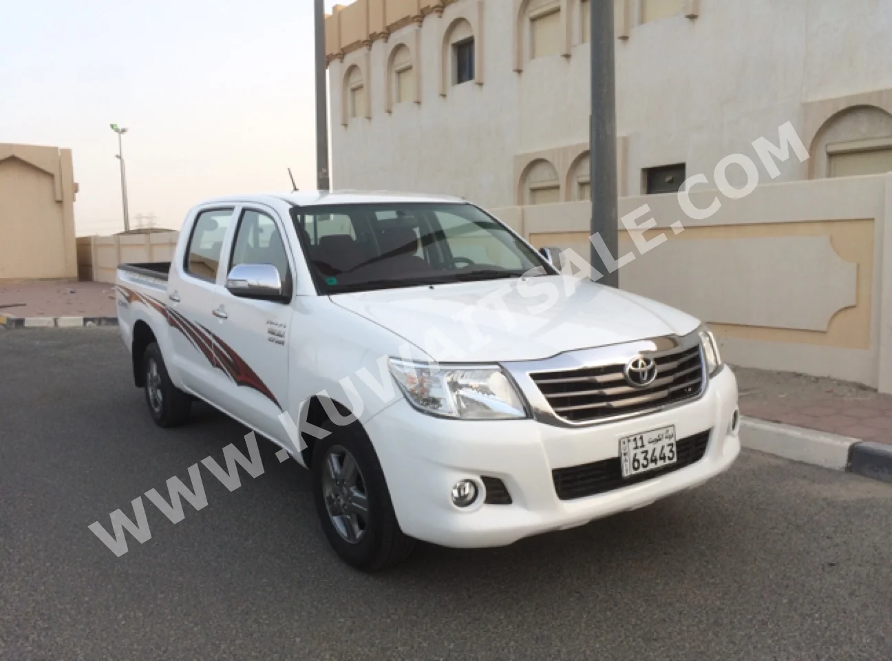 Toyota  VVT-i  Hilux  2014  53,000  Pick Up  Automatic  6  Cloth  RWD  White  Gasoline