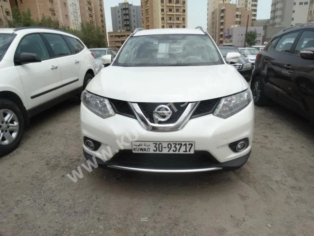 Nissan  X-Trail  2015  68,000  SUV  Automatic  4  Cloth  RWD  White  Gasoline