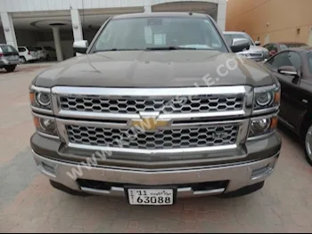 شفروليه  إل تي زي  سلفرادو  2014  81,000  بيكب  اتوماتك  8  مخمل  دفع خلفي  بني  بنزين