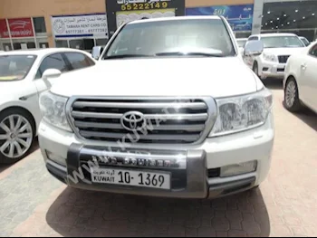 Toyota  VXR  Land Cruiser  2010  292,000  SUV  Automatic  8  Leather  4WD  White  Gasoline