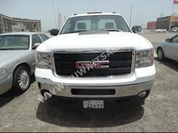 GMC  2500 HD  Sierra  2014  56,000  Pick Up  Automatic  8  Cloth  RWD  White  Gasoline