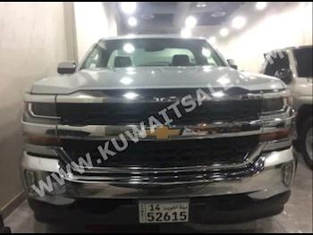 شفروليه  ال تي  سلفرادو  2016  3,000  بيكب  اتوماتك  8  جلد  دفع رباعي  رصاصي  بنزين