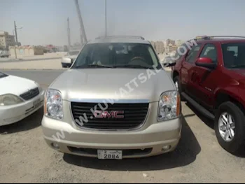 GMC  SLT  Yukon  2007  272,000  SUV  Automatic  8  Leather  RWD  Gold  Gasoline