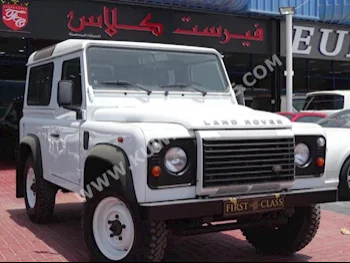لاند روفر  ديفيندر  2013  0  اس يو في  عادي  4  مخمل  دفع رباعي  أبيض  ديزل