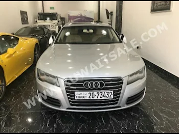 اودي  3.0  أي 7  2013  82,000  سيدان  اتوماتك  6  جلد  دفع رباعي  رصاصي  بنزين