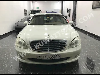 مرسيدس - بنز  350  اس - كلاس  2007  205,000  سيدان  اتوماتك  6  جلد  دفع خلفي  أبيض  بنزين
