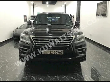 لكزس  570  ال اكس  2014  105,000  اس يو في  اتوماتك  8  جلد  دفع رباعي  أسود  بنزين
