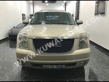 جي ام سي  يوكون  2008  370,000  اس يو في  اتوماتك  8  مخمل  دفع خلفي  ذهبي  بنزين