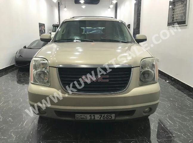 جي ام سي  يوكون  2008  370,000  اس يو في  اتوماتك  8  مخمل  دفع خلفي  ذهبي  بنزين