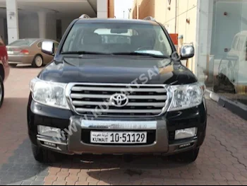 Toyota  VXR  Land Cruiser  2011  97,000  SUV  Automatic  8  Leather  4WD  Black  Gasoline