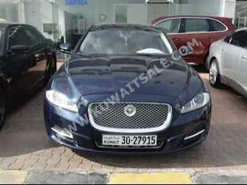 Jaguar  L  XJ  2013  76,000  Sedan  Automatic  8  Leather  RWD  Dark Blue  Gasoline