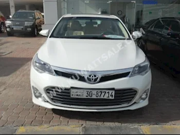 Toyota  XL  Avalon  2015  93,000  Sedan  Automatic  6  Cloth  FWD  White  Gasoline