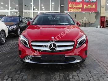 مرسيدس - بنز  250  جي ال ايه  2015  28,000  اس يو في  اتوماتك  4  جلد  دفع رباعي  أحمر  بنزين