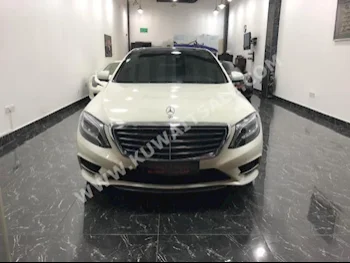 مرسيدس - بنز  400  اس - كلاس  2015  40,000  سيدان  اتوماتك  6  جلد  دفع خلفي  أبيض  بنزين