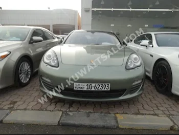 Porsche  Panamera  2012  56,000  Sedan  Automatic  6  Leather  RWD  Green  Gasoline