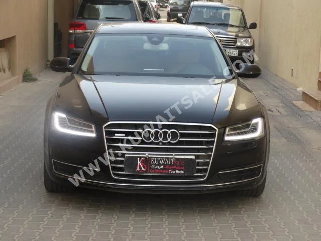 اودي  6.3  أي 8  2015  51,000  سيدان  اتوماتك  8  جلد  دفع رباعي  أسود  بنزين