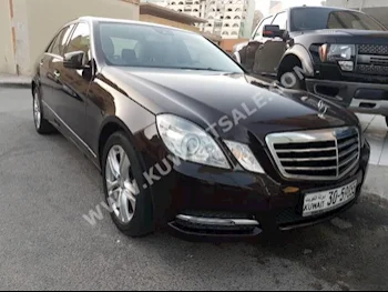 مرسيدس - بنز  200  اي - كلاس  2011  119,000  سيدان  اتوماتك  4  جلد  دفع خلفي  عنابي  بنزين