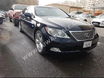 لكزس  460 L  ال اس  2007  102,000  سيدان  اتوماتك  8  جلد  دفع خلفي  أزرق غامق  بنزين