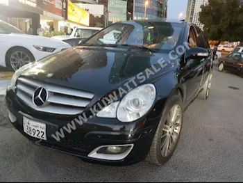 مرسيدس - بنز  350  ار - كلاس  2006  187,000  اس يو في  اتوماتك  6  جلد  دفع رباعي  أسود  بنزين