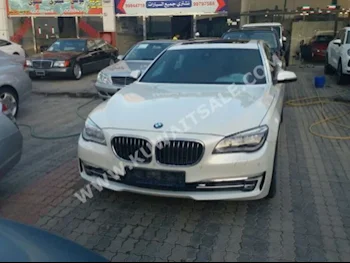 بي ام دبليو  730 Li  الفئة - السابعة  2014  70,000  سيدان  اتوماتك  8  جلد  دفع خلفي  أبيض  بنزين