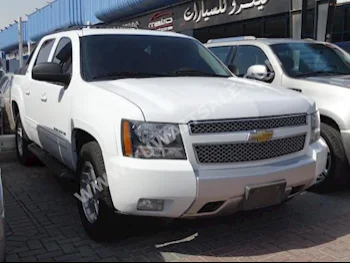 شفروليه  زد 71  افلانش  2011  90,000  بيكب  اتوماتك  8  جلد  دفع رباعي  ابيض دخاني  بنزين