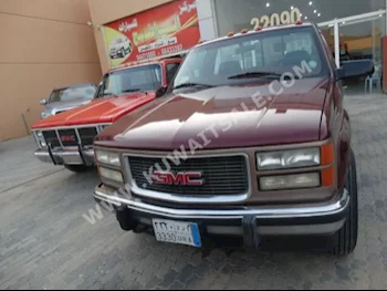 جي ام سي  اس ال  سييرا  1997  360,000  بيكب  عادي  8  مخمل  دفع رباعي  أحمر غامق  بنزين