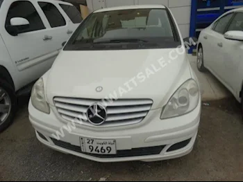 مرسيدس - بنز  200  بي - كلاس  2008  150,000  هاتشباك  اتوماتك  4  مخمل  دفع خلفي  أبيض  بنزين