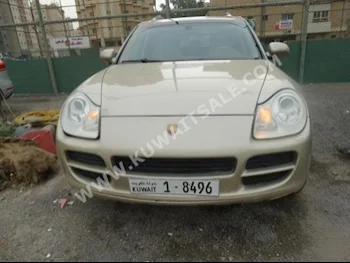 بورش  اس  كيان  2004  220,000  اس يو في  اتوماتك  8  جلد  دفع خلفي  ذهبي  بنزين