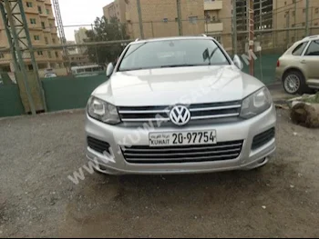 فوكس واغن  طوارق  2013  140,000  اس يو في  اتوماتك  6  جلد  دفع خلفي  فضي  بنزين
