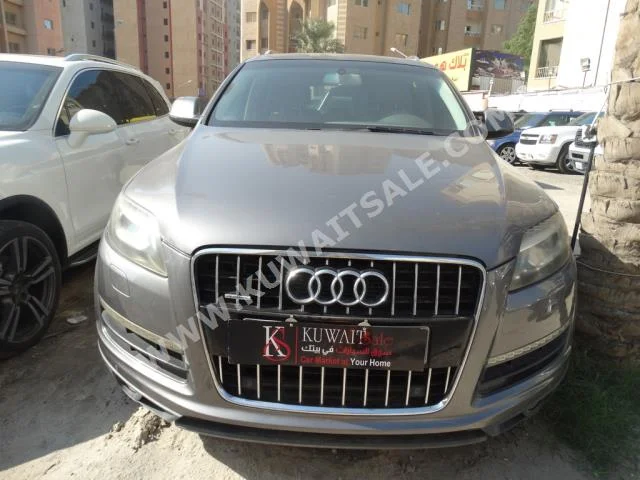 اودي  كيو 7  2011  62,000  اس يو في  اتوماتك  6  جلد  دفع خلفي  رمادي  بنزين