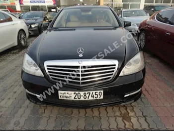مرسيدس - بنز  350  اس - كلاس  2010  100,000  سيدان  اتوماتك  6  جلد  دفع خلفي  أسود  بنزين