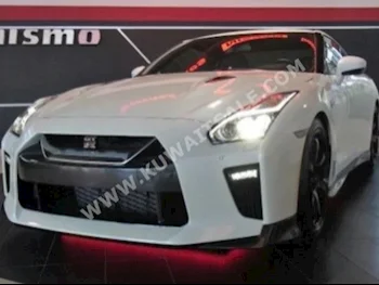 نيسان  بلاك ادشن  جي تي - آر  2018  0  كوبيه \ سبورت  اتوماتك  6  جلد  دفع رباعي  أبيض  بنزين