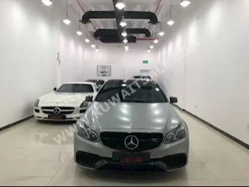 مرسيدس - بنز  63 AMG  اي - كلاس  2015  23,000  سيدان  اتوماتك  6  جلد  دفع خلفي  رمادي مطفي  بنزين