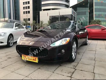 مزاراتي  اس  جرانتوريزمو  2012  100,000  كوبيه \ سبورت  اتوماتك  8  جلد  دفع خلفي  عنابي  بنزين