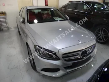 مرسيدس - بنز  200  سي - كلاس  2017  27,000  سيدان  اتوماتك  4  جلد  دفع خلفي  فضي  بنزين